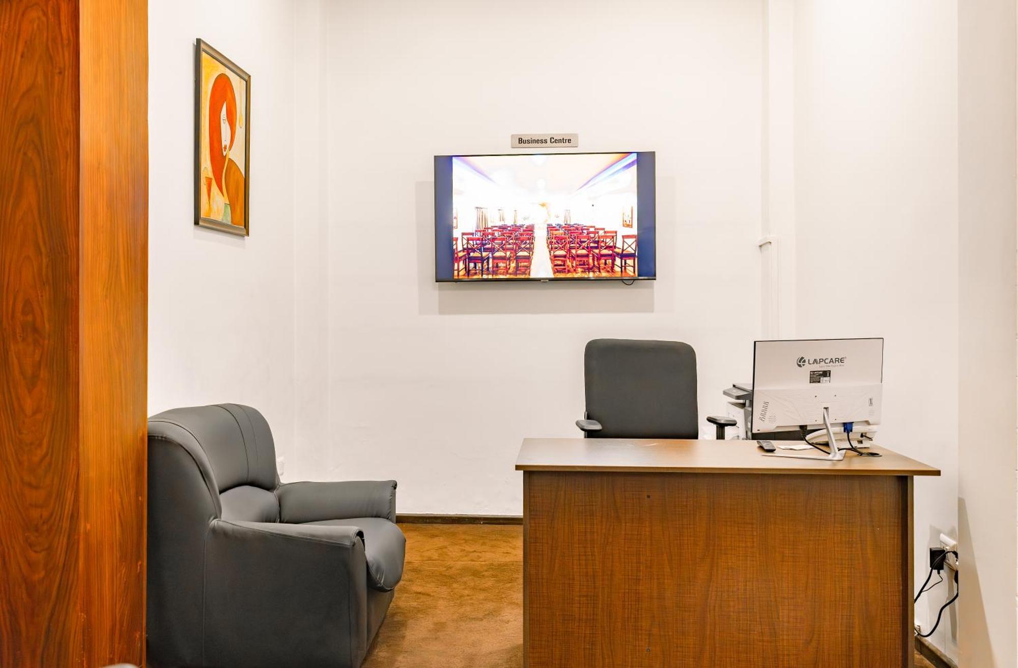 Hotel Narendra Central Muvattupuzha Exteriör bild