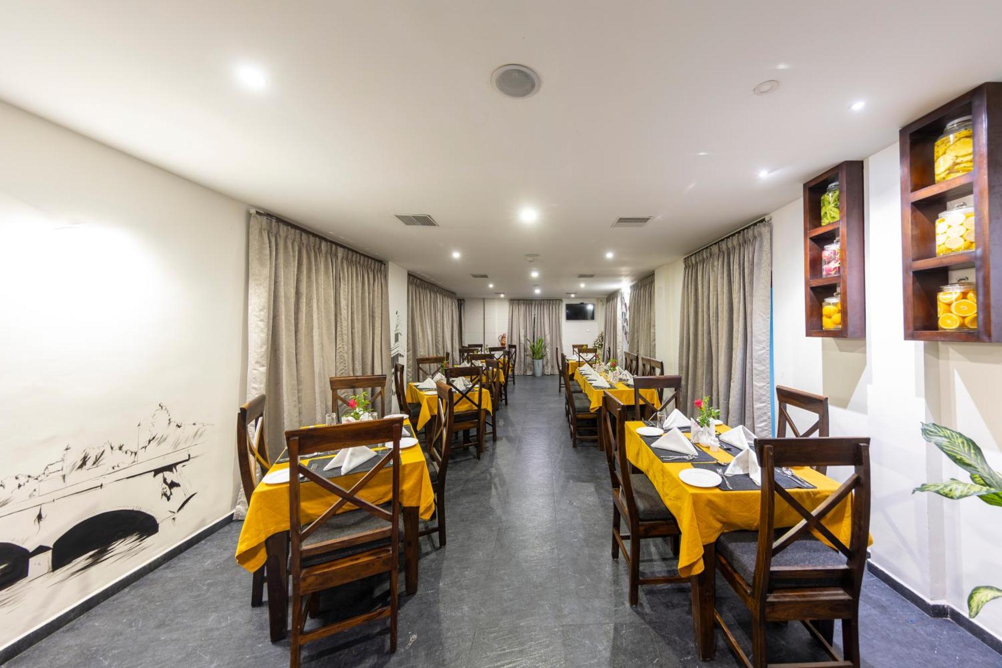 Hotel Narendra Central Muvattupuzha Exteriör bild