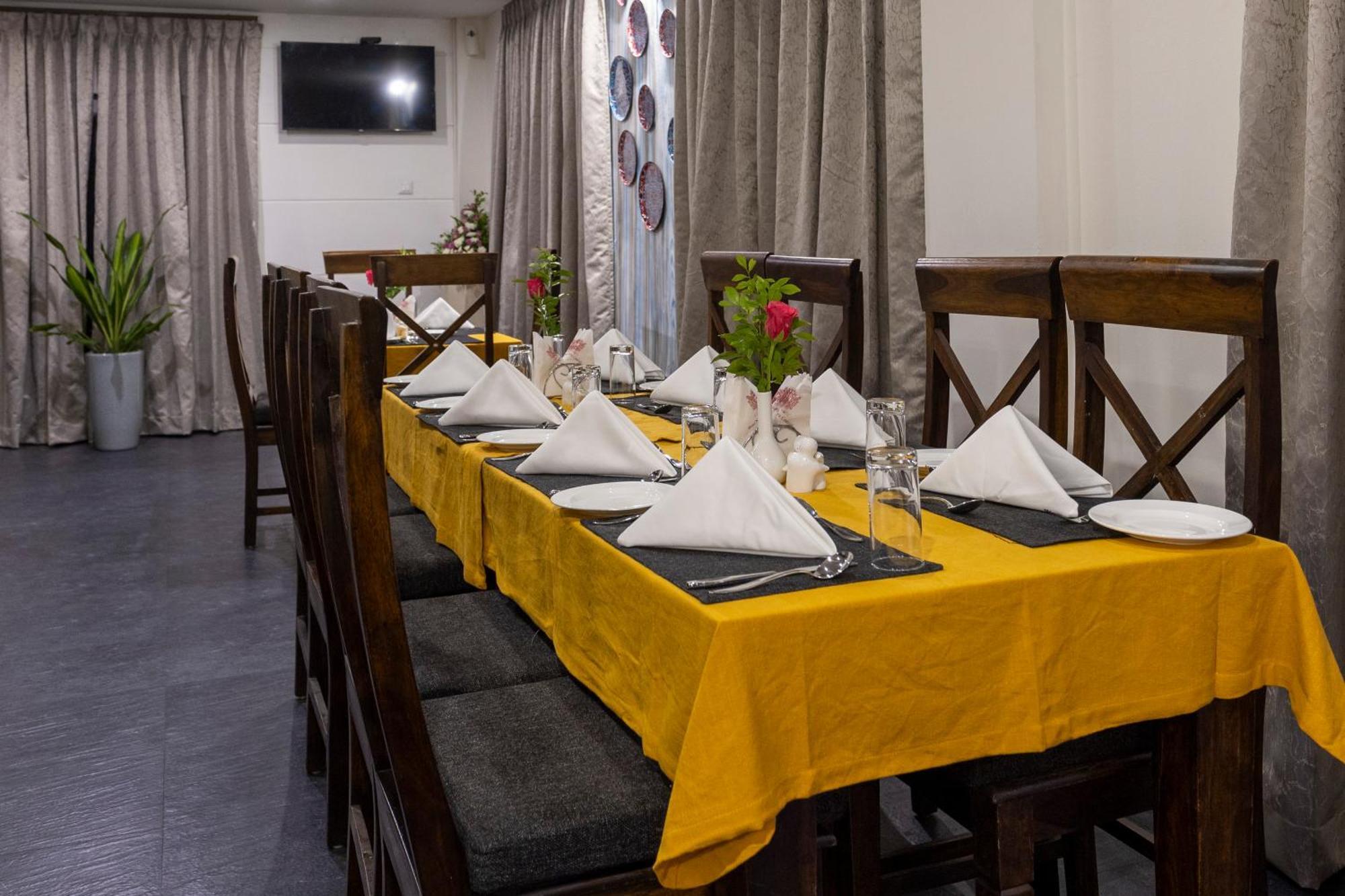 Hotel Narendra Central Muvattupuzha Exteriör bild
